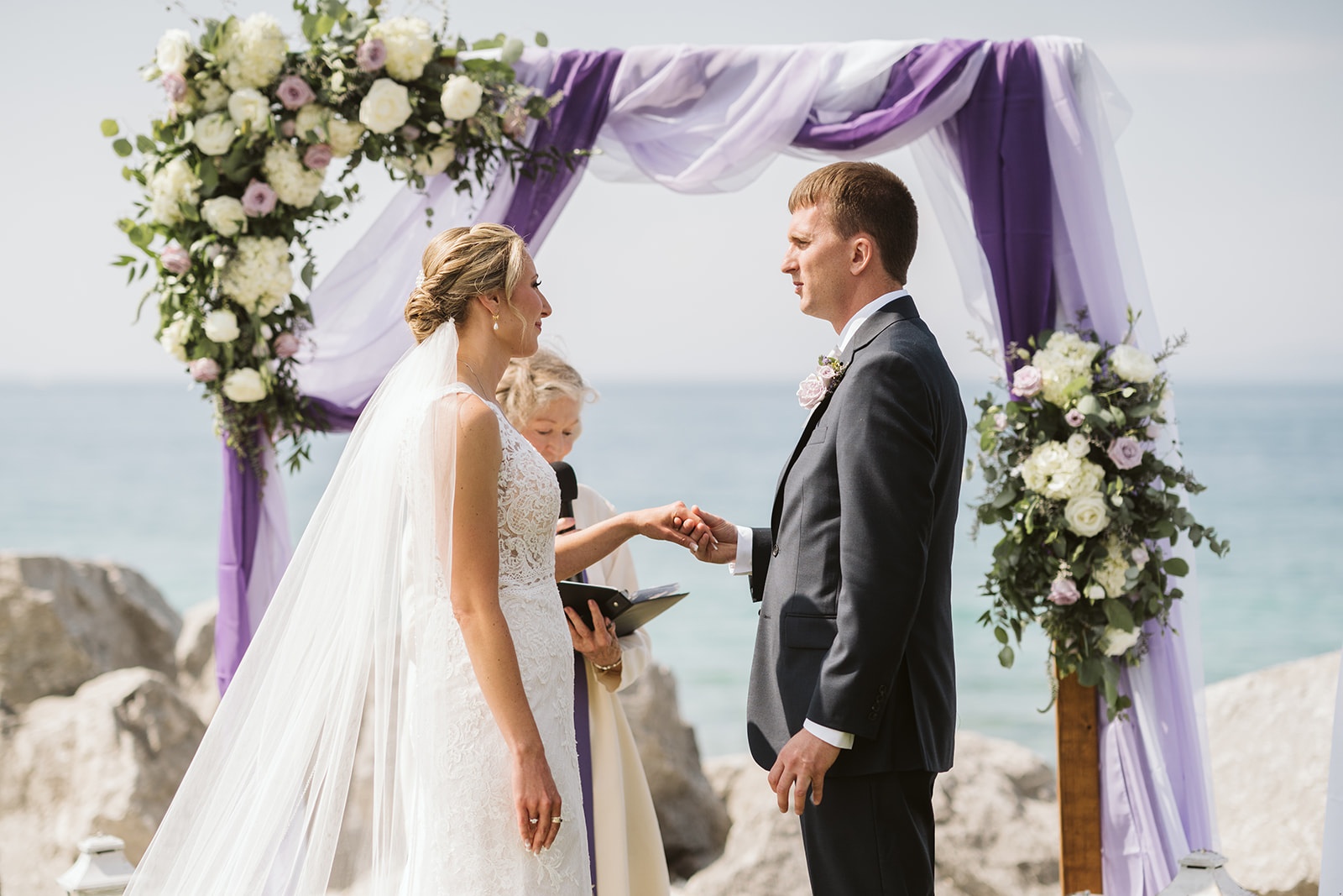 Alicia + Joe, The Inn At Bay Harbor, Petoskey, Photos By Stephanie Baker