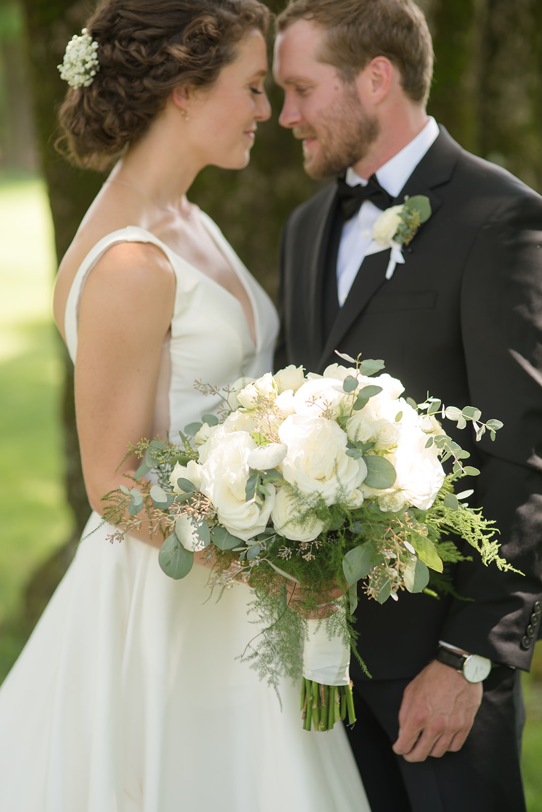 Hannah  And  Devon 19, Crystal Mountain, Coordination, Photos By Oden And Janelle wedding floral photo